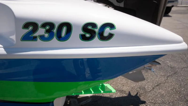 Velocity Powerboats - 230 SC