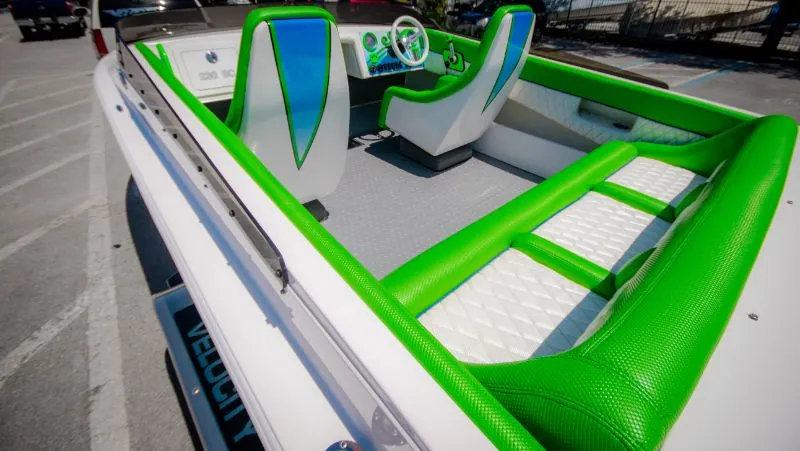 Velocity Powerboats - 230 SC