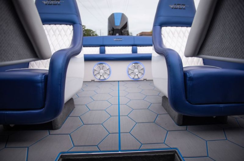 Velocity Powerboats - 230 SC