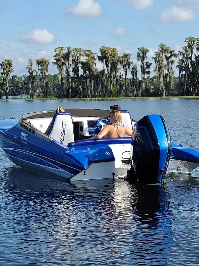 Velocity Powerboats - 230 SC