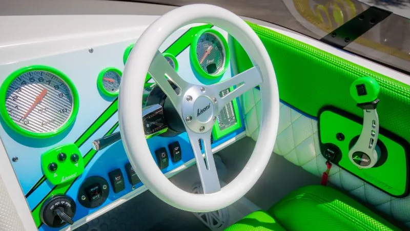 Velocity Powerboats - 230 SC