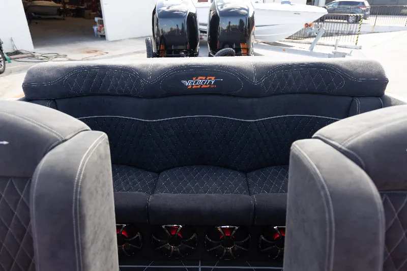 Velocity Powerboats - 290 SC