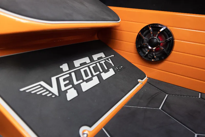 Velocity Powerboats - 290 SC