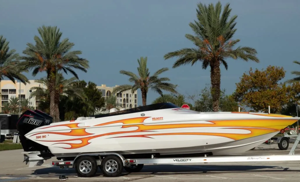 Velocity Powerboats - 290 SC