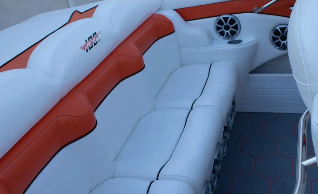 Velocity Powerboats - 290 SC