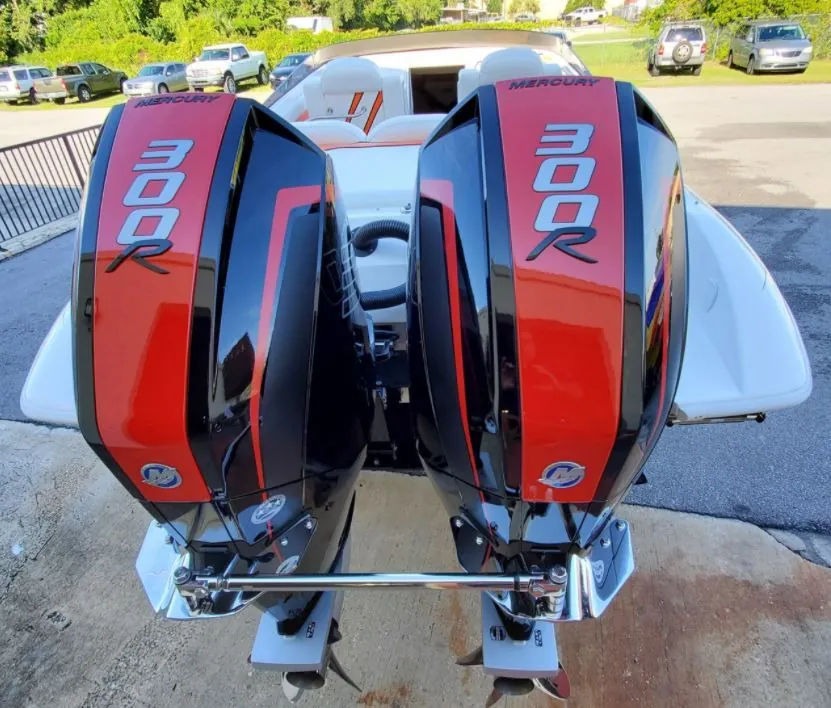 Velocity Powerboats - 290 SC