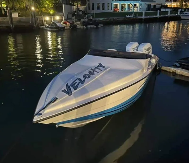 Velocity Powerboats - 290 SC