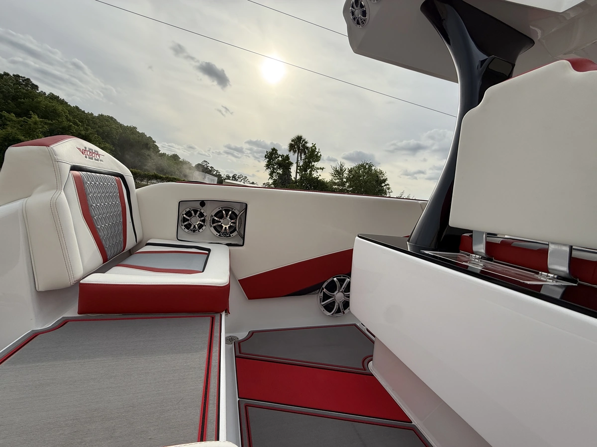 Velocity Powerboats - 330CC