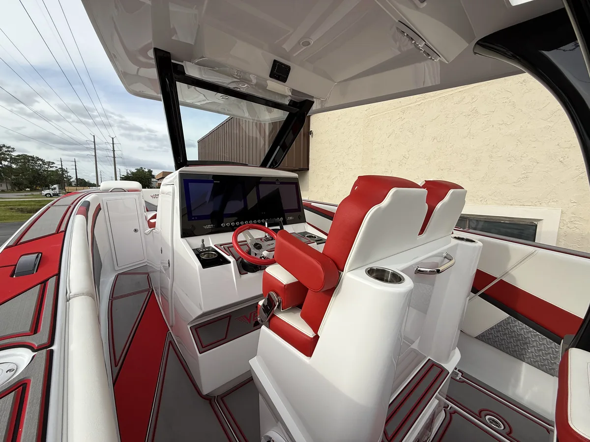 Velocity Powerboats - 330CC