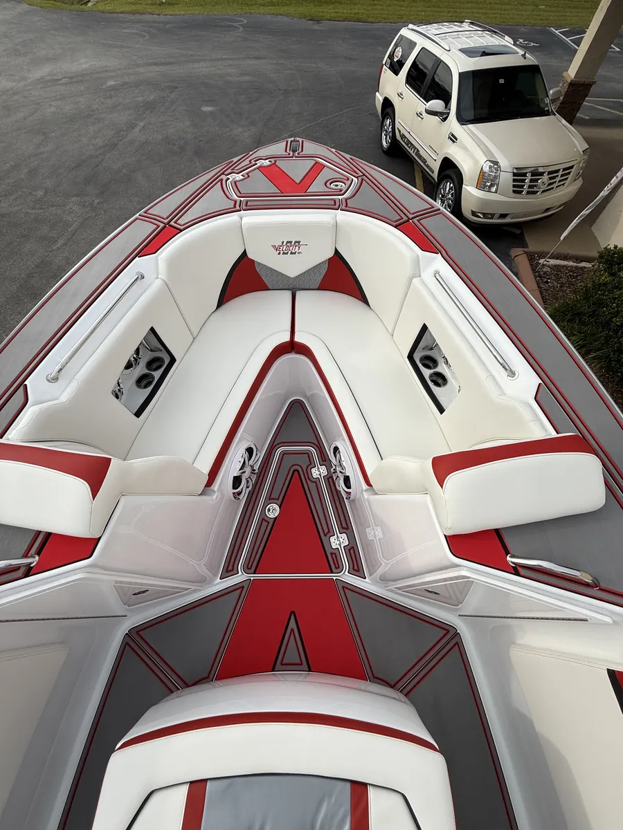 Velocity Powerboats - 330CC