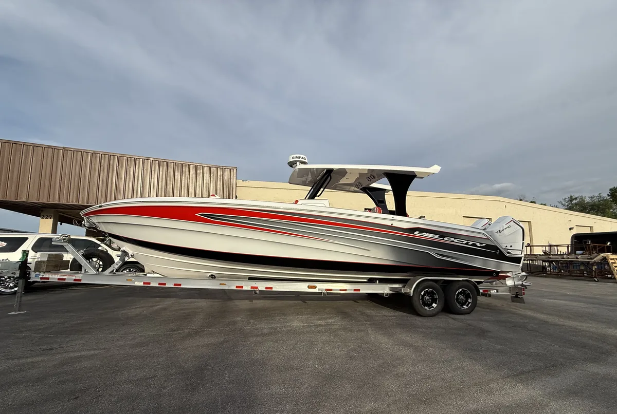 Velocity Powerboats - 330CC