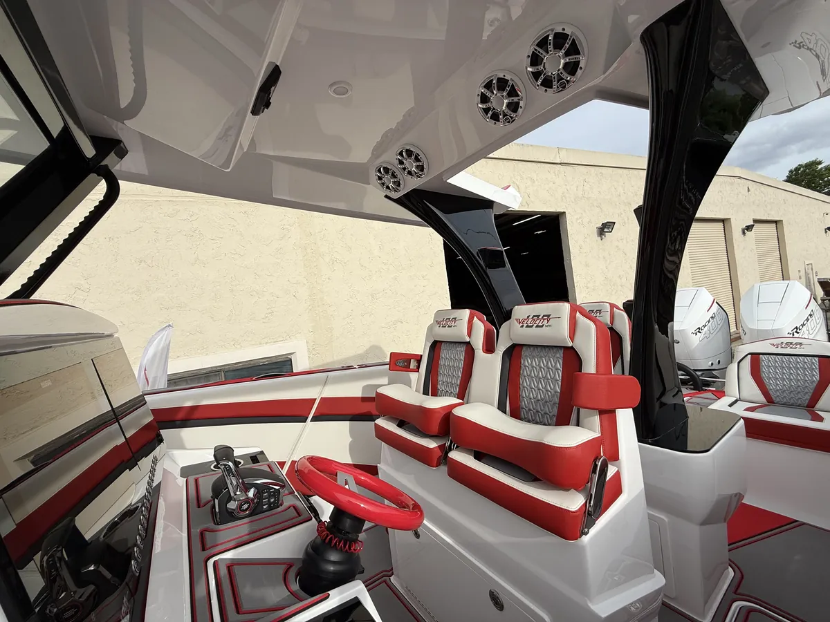 Velocity Powerboats - 330CC
